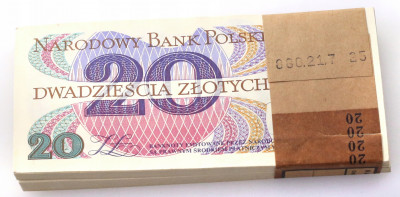 Banknoty 20 złotych 1982 ser AM paczka 100 szt UNC