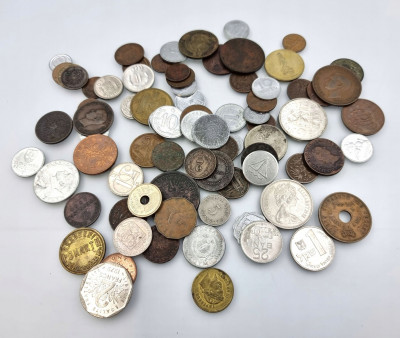 Świat, duży, ciekawy zestaw 83 monet