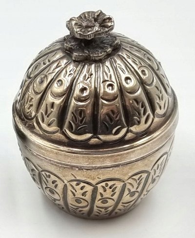 Francja XIX w. puderniczka SREBRO .800