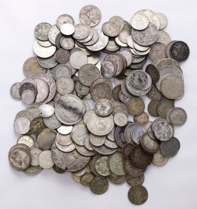 Świat. Zróżnicowany zestaw monet srebrnych 240 szt