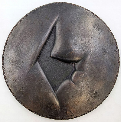Plakieta J. Markiewicz – naga kobieta
