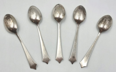 W. Brytania Malutkie łyżeczki stołowe 5 szt srebro