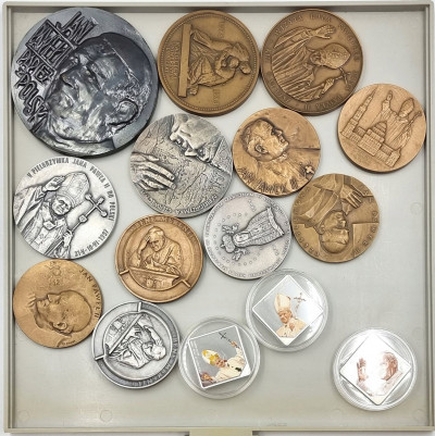 Ogromny zestaw medali – Jan Paweł II – 70 sztuk