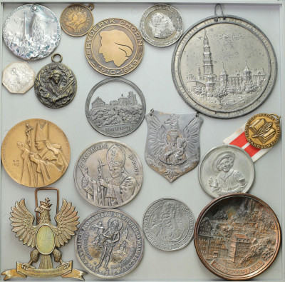 Medaliki, medale, ryngraf, 17 sztuk