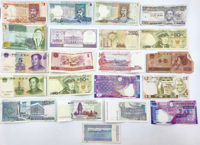 Świat, banknoty, zestaw 42 sztuk