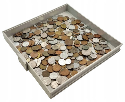 Świat, zróżnicowany zestaw monet 2,127 kg