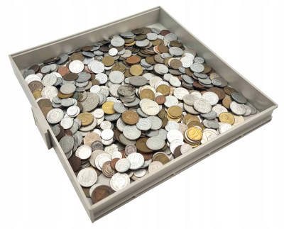 Świat, zróżnicowany zestaw monet 2,095 kg