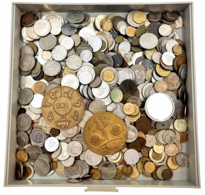 Świat, zróżnicowany zestaw monet 4,202 kg
