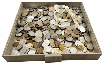 Świat, zróżnicowany zestaw monet 3,260 kg