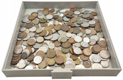 Świat, zróżnicowany zestaw monet 2,127 kg