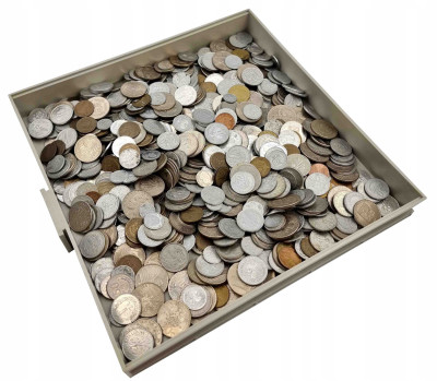 Świat, zróżnicowany zestaw monet 2,950 kg