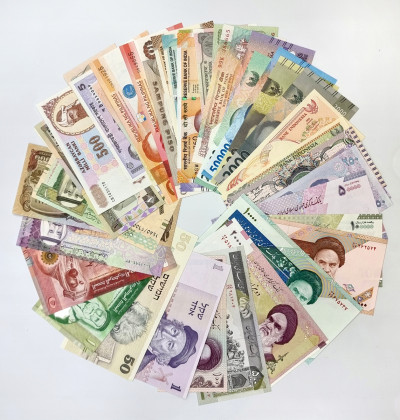Świat. Zestaw banknotów RÓŻNE – 44 szt