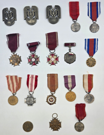 Polska. Medale i odznaczenia, zestaw 18 sztuk