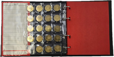 Klaser z monetami 5 złotych, 2 złote GN i żetonami, zestaw 44 szt.