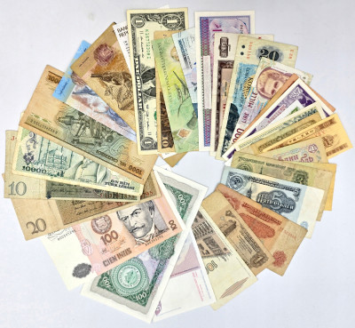 Świat. Banknoty, zestaw 31 sztuk