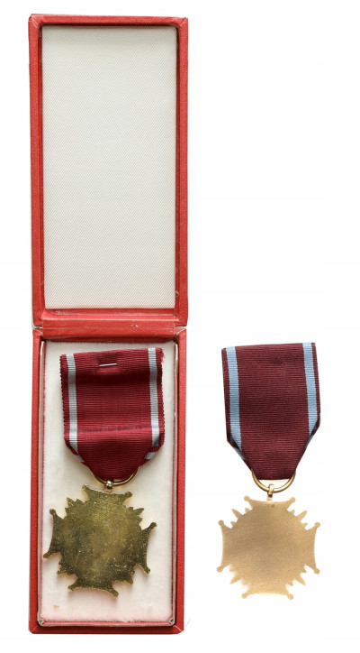 Krzyż Zasługi brązowy i złoty – 2 szt
