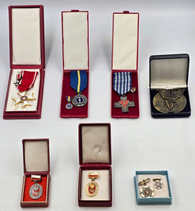 PRL. Odznaki, przypinki, medal, zestaw 11 sztuk