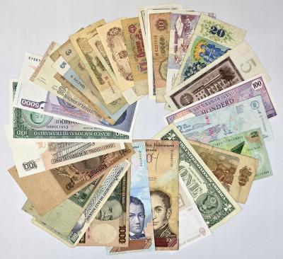 Świat. Banknoty, zestaw 31 sztuk
