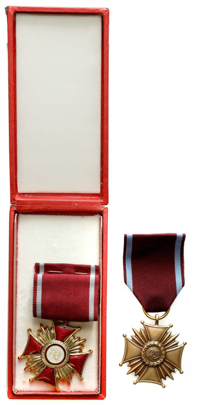 Krzyż Zasługi brązowy i złoty – 2 szt