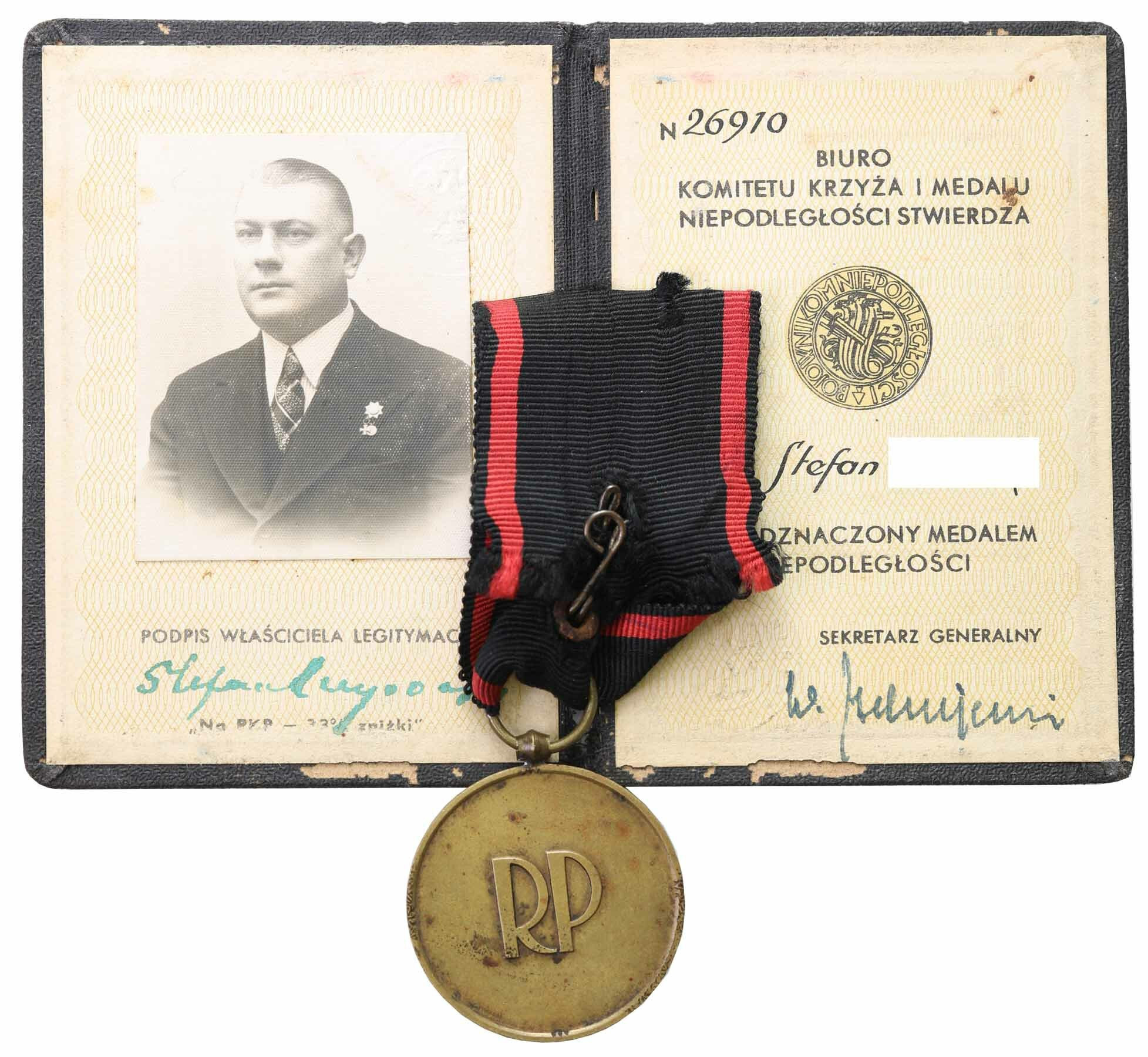 Medal Niepodległości z legitymacją