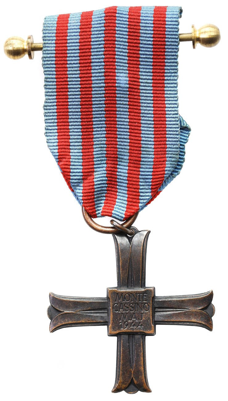 Krzyż Monte Cassino z numerem 4352
