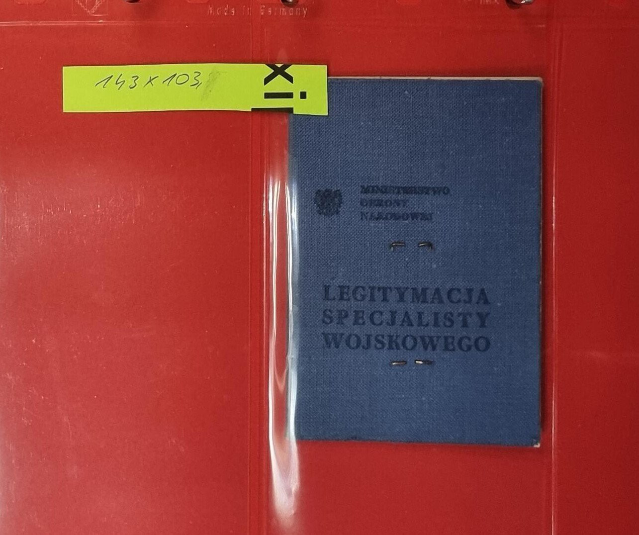 Polska PRL i Rosja, ZSSR. Klaser z legitymacjami i dokumentami, zestaw 35 sztuk