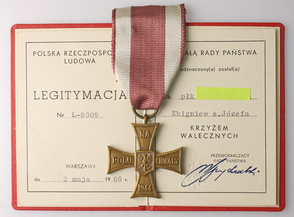 Krzyż Walecznych z legitymacją
