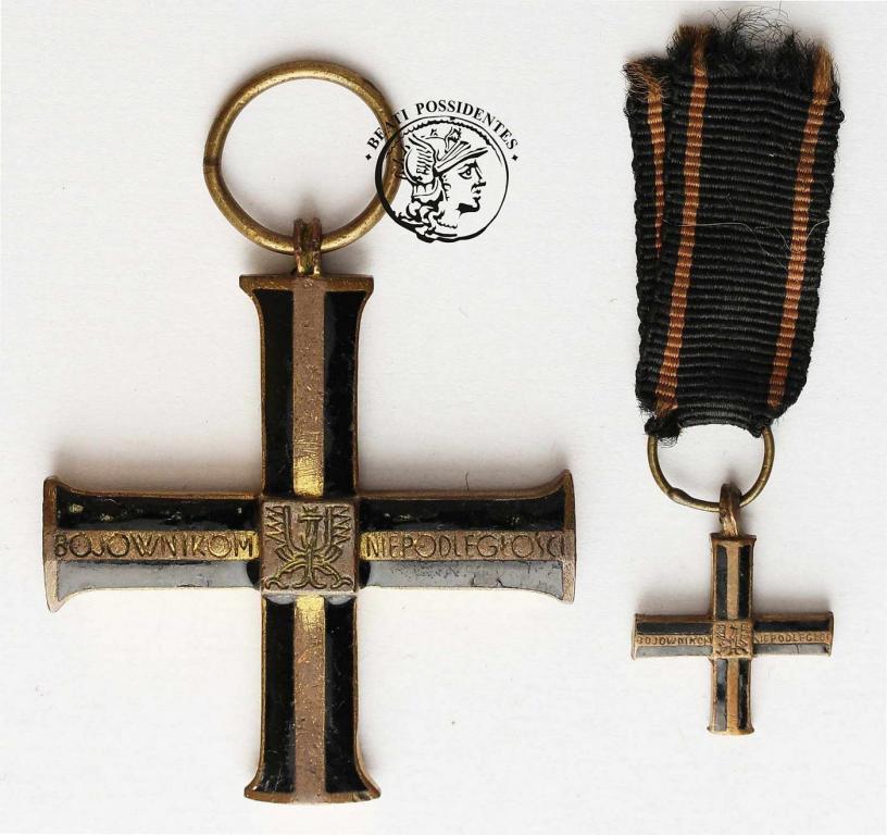 Polska Krzyż Niepodległości oraz Miniatura