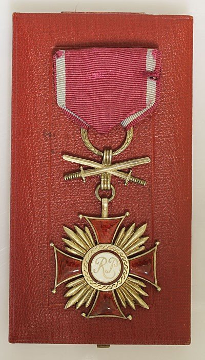 Złoty Krzyż Zasługi z Mieczami