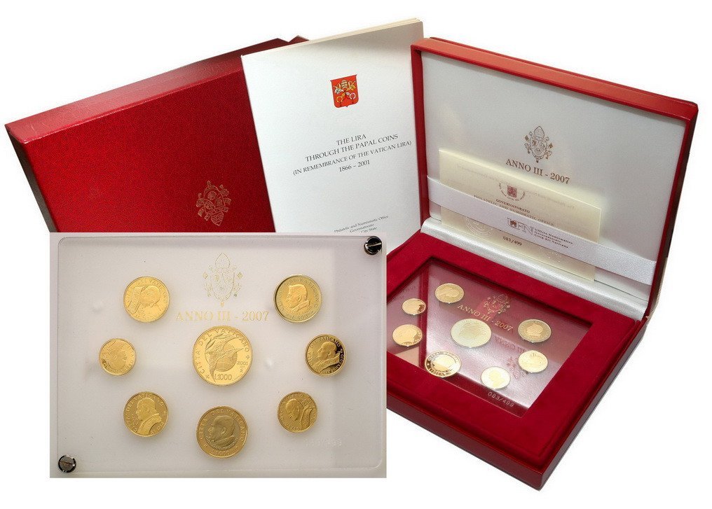 Watykan. Jan Paweł II. Komplet lirów włoskich w złoecie 2001, 8 monet Złoto