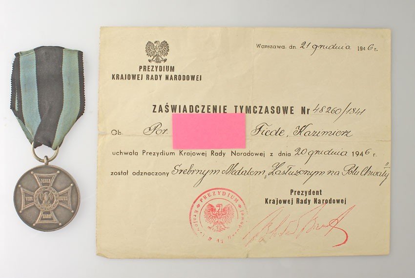 Medal Zasłużonym na Polu Chwały z zaświadczeniem tymczasowym